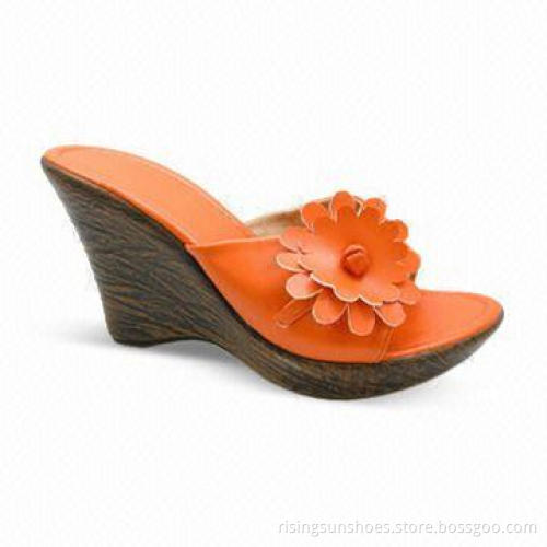 Women's Fashionable Slipper with Imitation Wood Heel, Hawaiian Bright Colors for Cumber